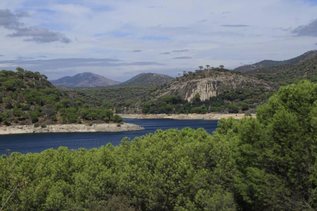 Villa Casa, espectacular vista al Pantano de San Juan. San Martín de Valdeiglesias Exterior foto